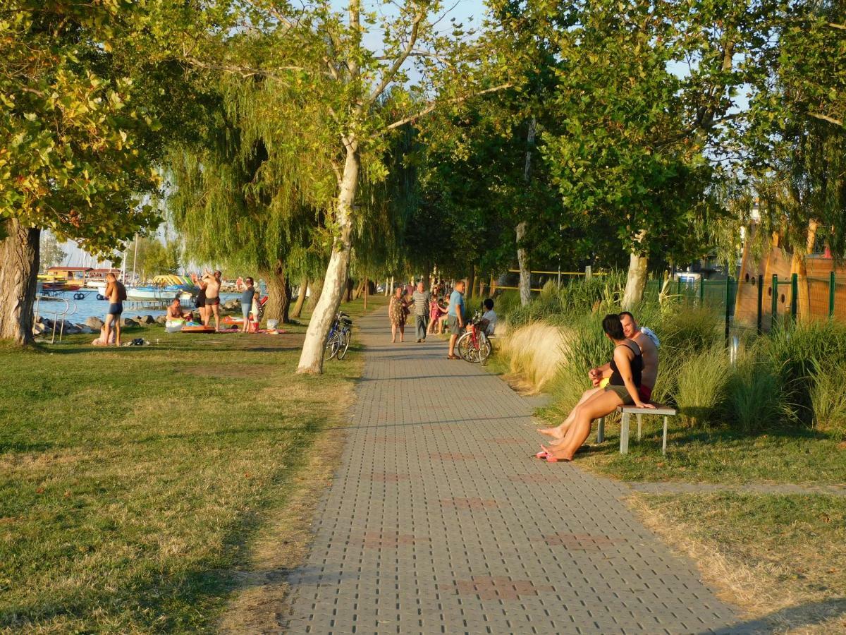 K&K Apartment Siófok Eksteriør billede